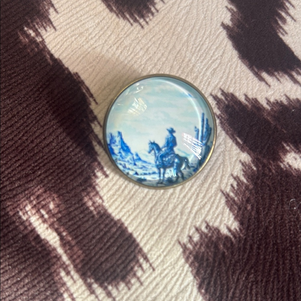 Retro Western Cabochon Style Brooch